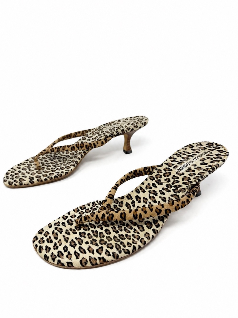 Vintage Manolo Blahnik Leopard Print Thong Kitten Heel Sandals Womens EU 38 - Picture 2 of 11
